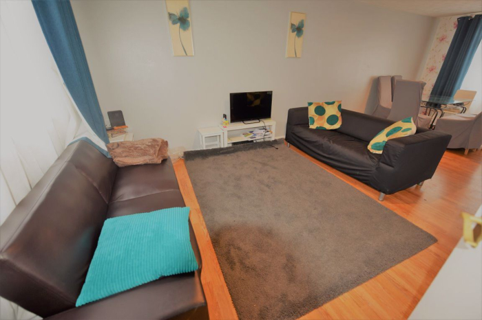 Image of 17 Woodbridge Lawn